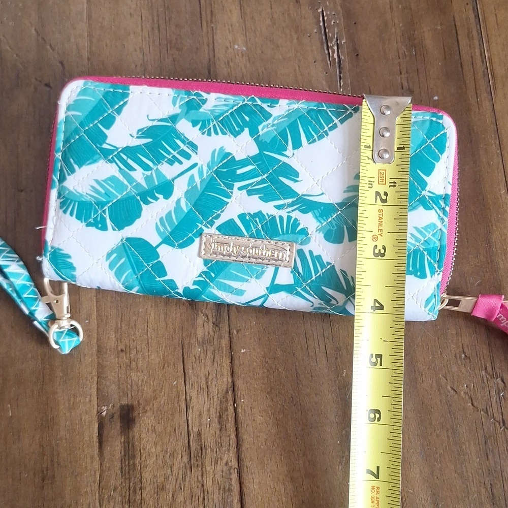 Simply Southern Green Palm Leaf Quilted Wristlet Wallet | Water-Resistant - Picture 5 of 5